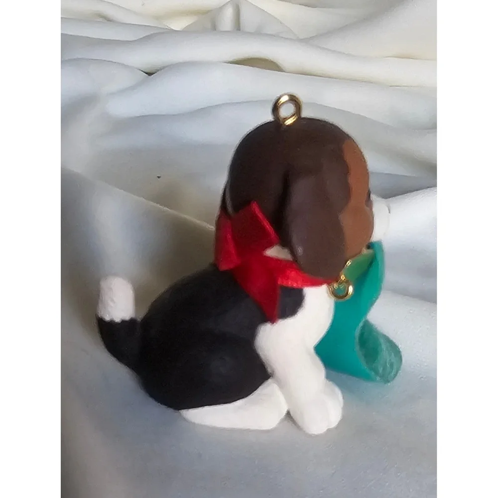 Vintage 1997 Hallmark Keepsake Puppy Love Beagle Dog Christmas Ornament Stocking